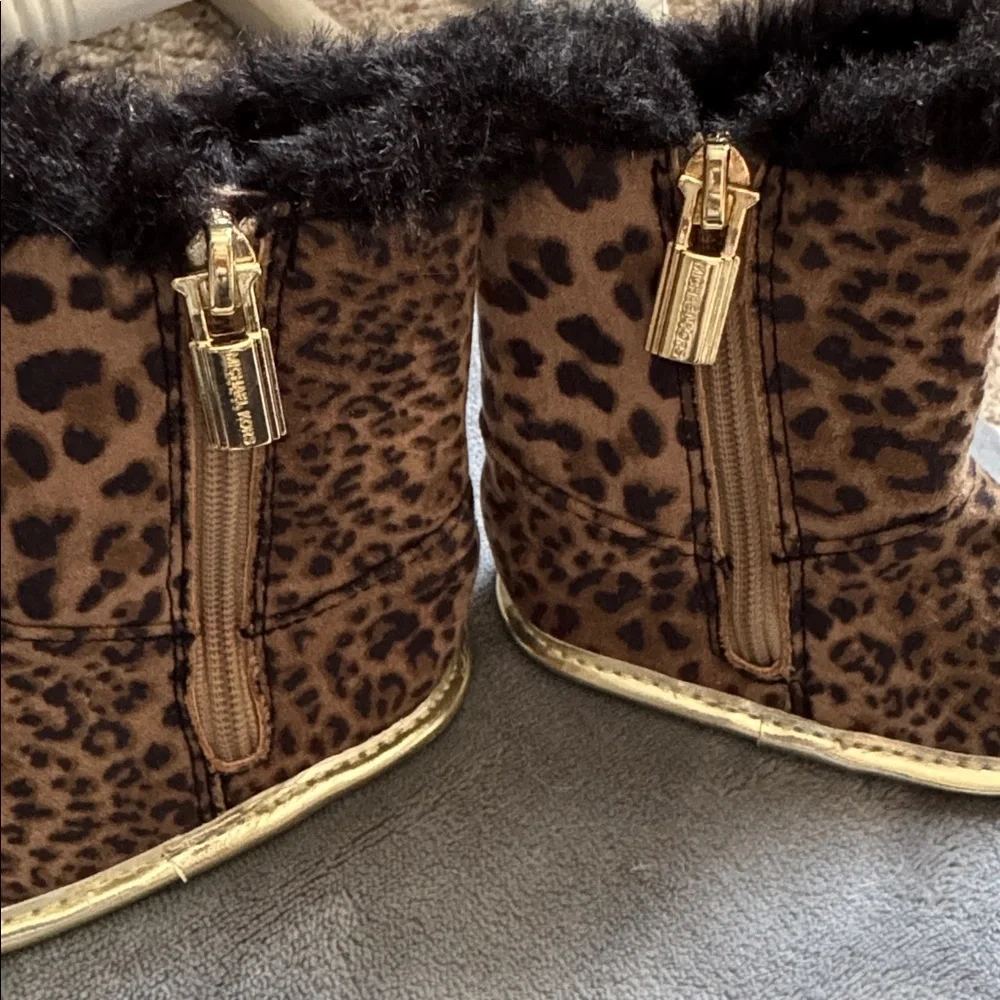 Michael Kors Brown Leopard print gold zip Up Baby Boots with Black Fur lining
